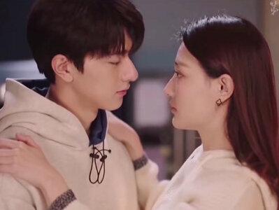 《亲吻》 当爱意在唇齿间诉说，命运在荧幕上交织